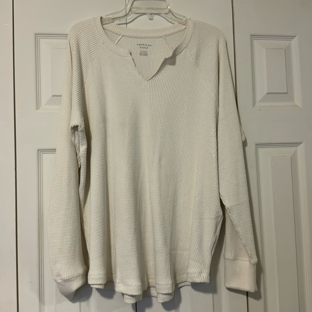 American eagle long sleeve waffle plush tee. Super comfy. Size L. Cream color